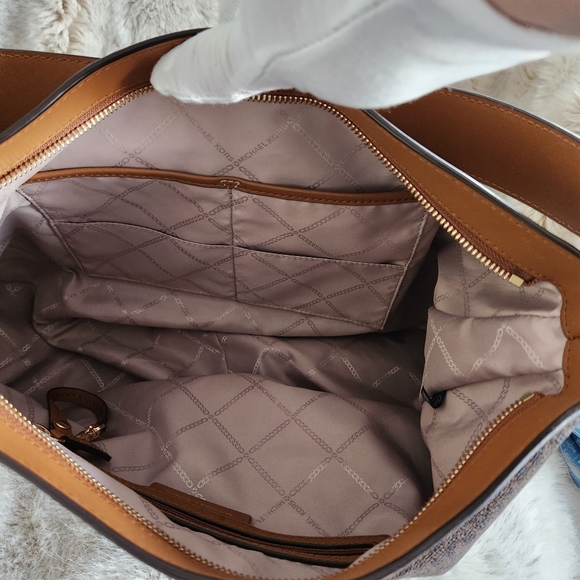 Big MICHAEL KORS Sachtel Bag Purse Handbag w Gifts 🎁 Like NEW - Picture 4 of 12